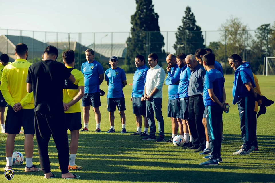 Premyer Liqa klubunda iki legionerlə bağlı tərəddüd davam edir