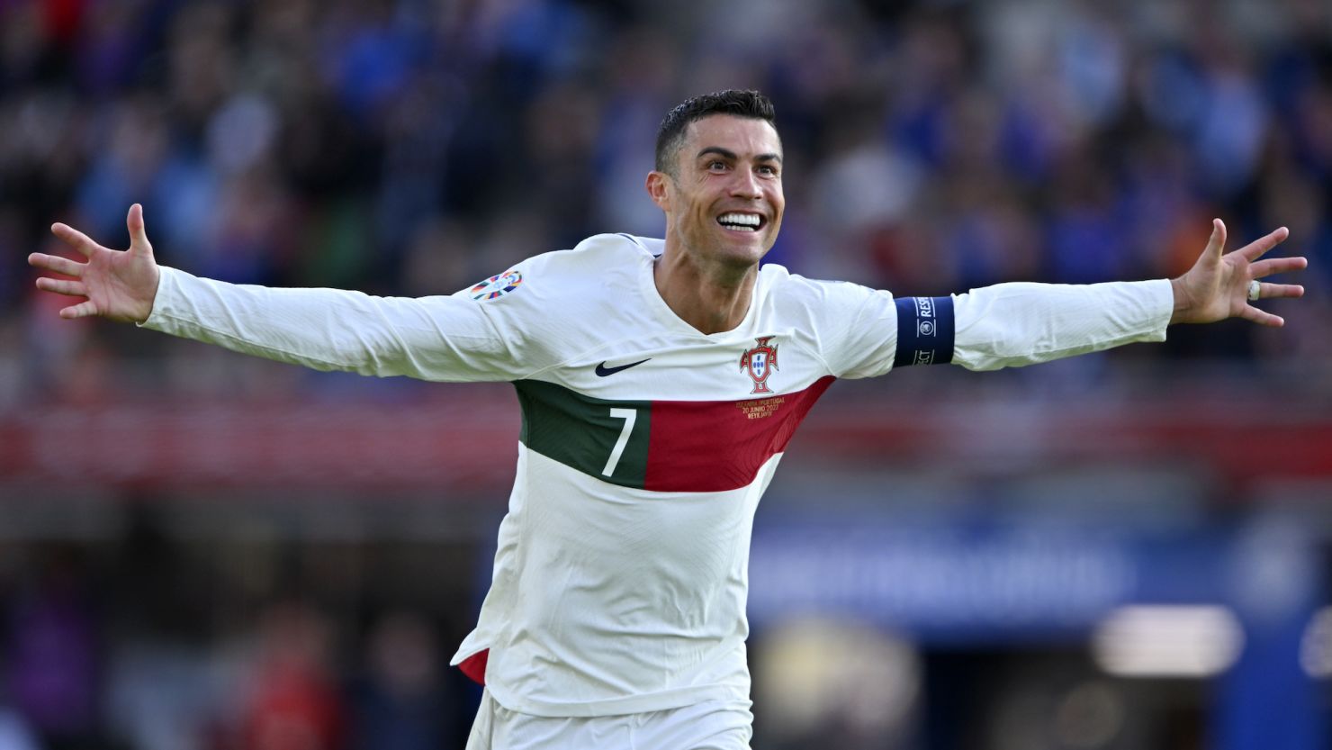 Ronaldo xüsusi mükafata layiq görüldü – UEFA tərəfindən