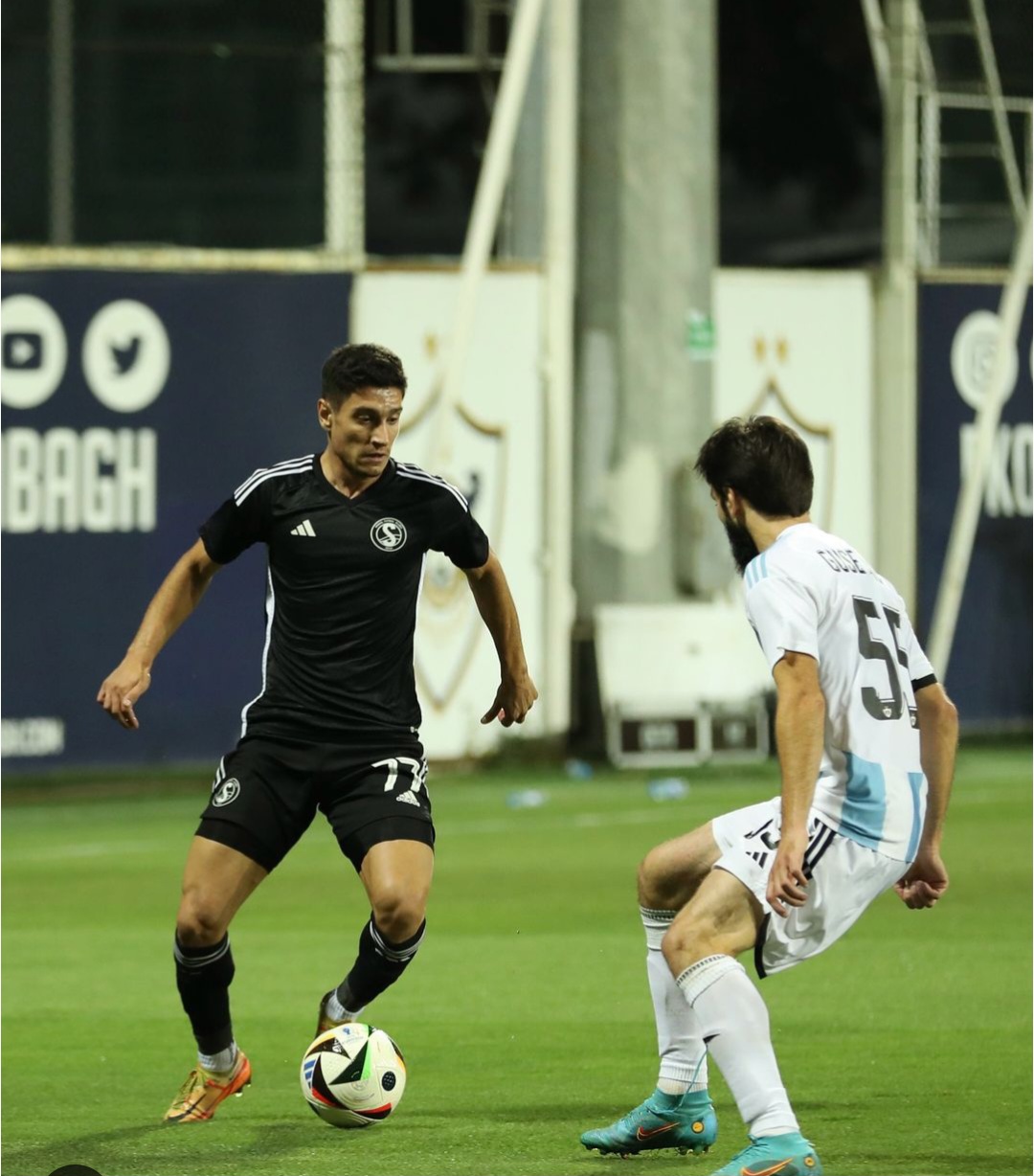 "Biz də futbolçuyuq, meydana çıxıb gəzmək fikrimiz yoxdur" - MÜSAHİBƏ