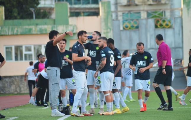 Azərbaycanda futbolçunun başına görün nə hadisə gəldi! - VİDEO+FOTO