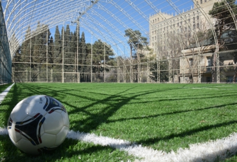 Bakıda balaca futbolçu hakimə əl-qol atdı, valideyni stadiona girdi - ÜÇ HADİSƏ