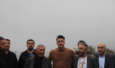 Mesut Özil rayona getdi, elə hadisənin şahidi oldu ki...