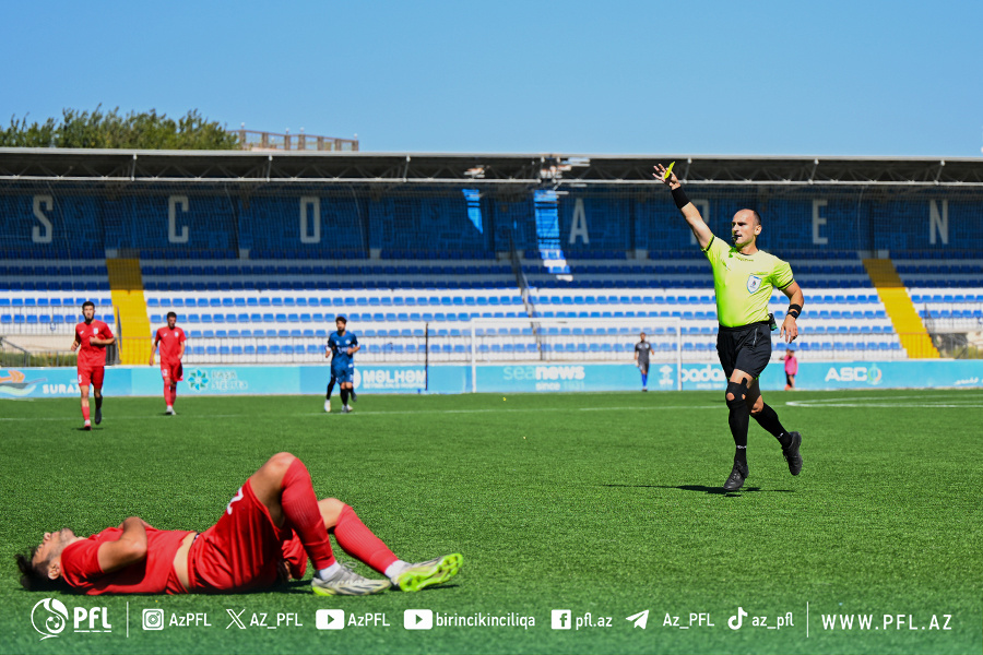 Klub rəhbərliyi maaşları kəsdi, futbolçular ayağa qalxdı