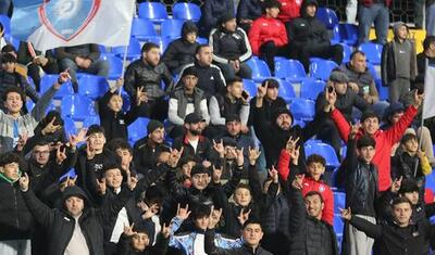 Azərbaycanda futbolçu qapıları səhv saldı, kuryoz qol vurdu -