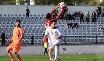 Lider komanda özünə “qoruyucu mələk” tapdı, işini gördü -