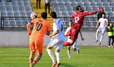 Lider komanda özünə “qoruyucu mələk” tapdı, işini gördü -