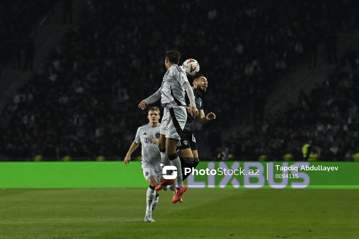 UEFA "Qarabağ"ın məşqçisinə 2, futbolçularına 1 oyunluq cəza kəsdi