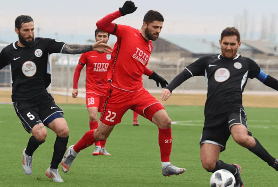 Üç aydır maaş almayan komanda meydana çıxmaqdan imtina etdi – Ermənistanda