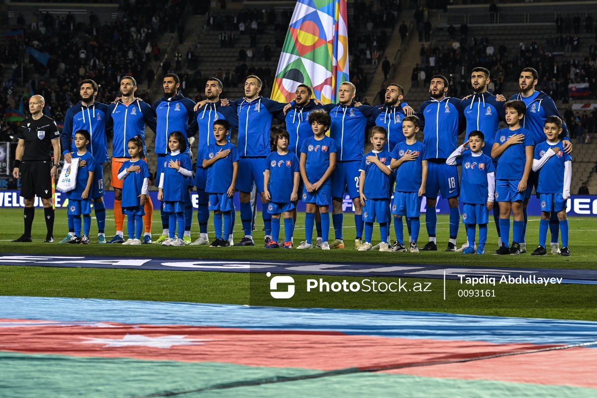 Santuş "qara siyahı" hazırladı - Millinin qapılarını bu futbolçuların üzünə bağlayır