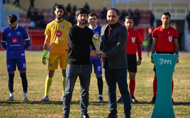 Rayon komandasının oyunçusu 1000 manatın yiyəsi oldu - FOTO