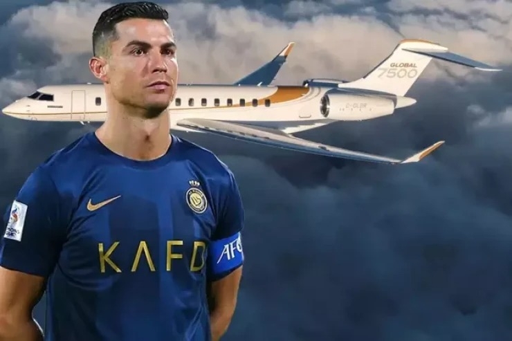 Ronaldo 17 milyon dollara görün kimin təyyarəsini alıb!