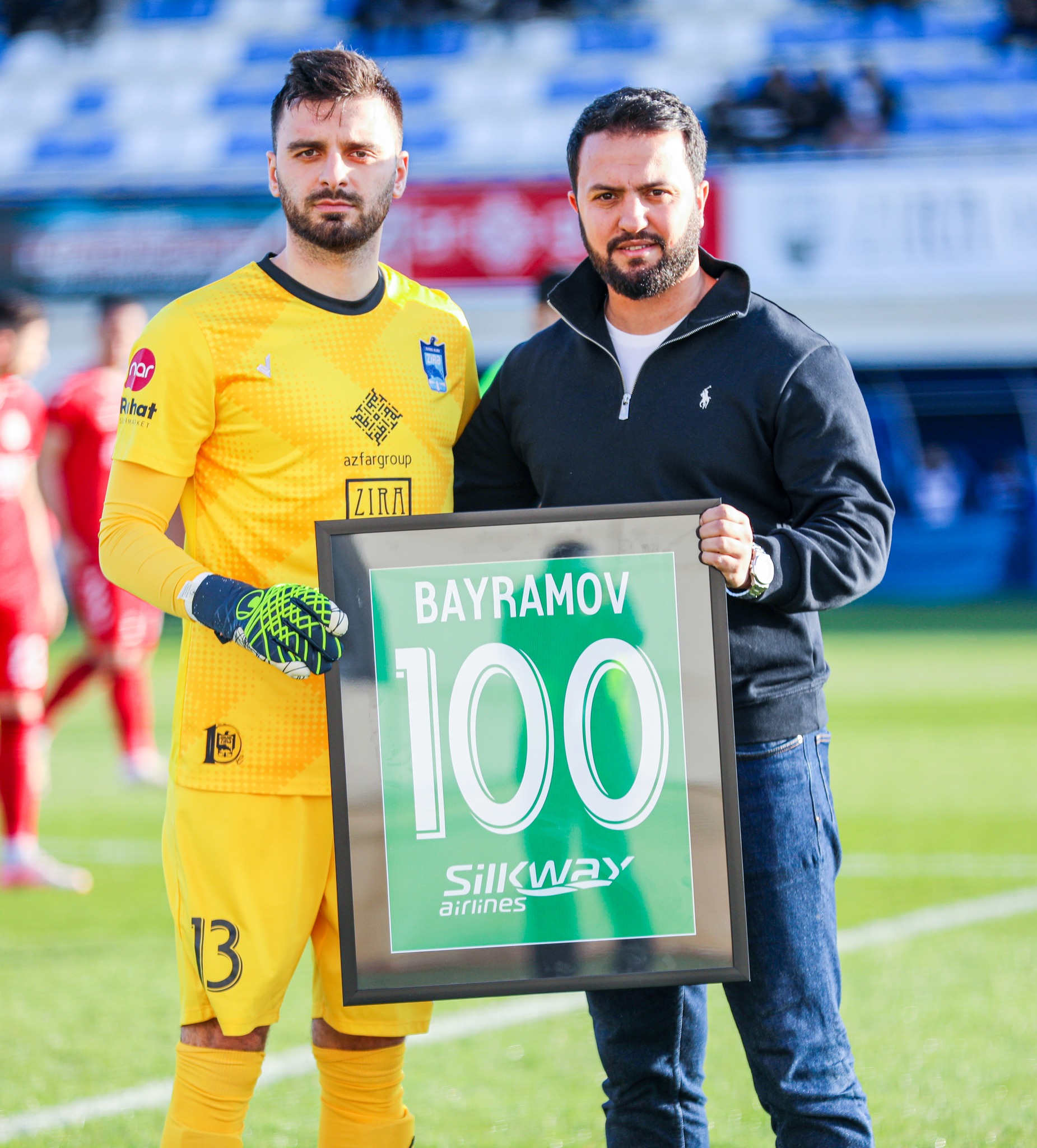 100 - “Zirə”nin qapıçısına simvolik forma hədiyyə etdilər