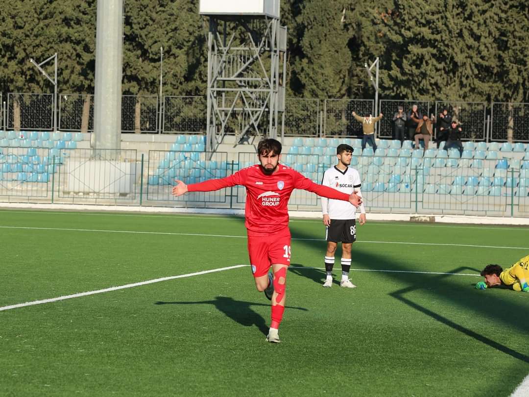 Yeni sponsorun gəldiyi bölgə klubunda ilk transfer bombardir oldu