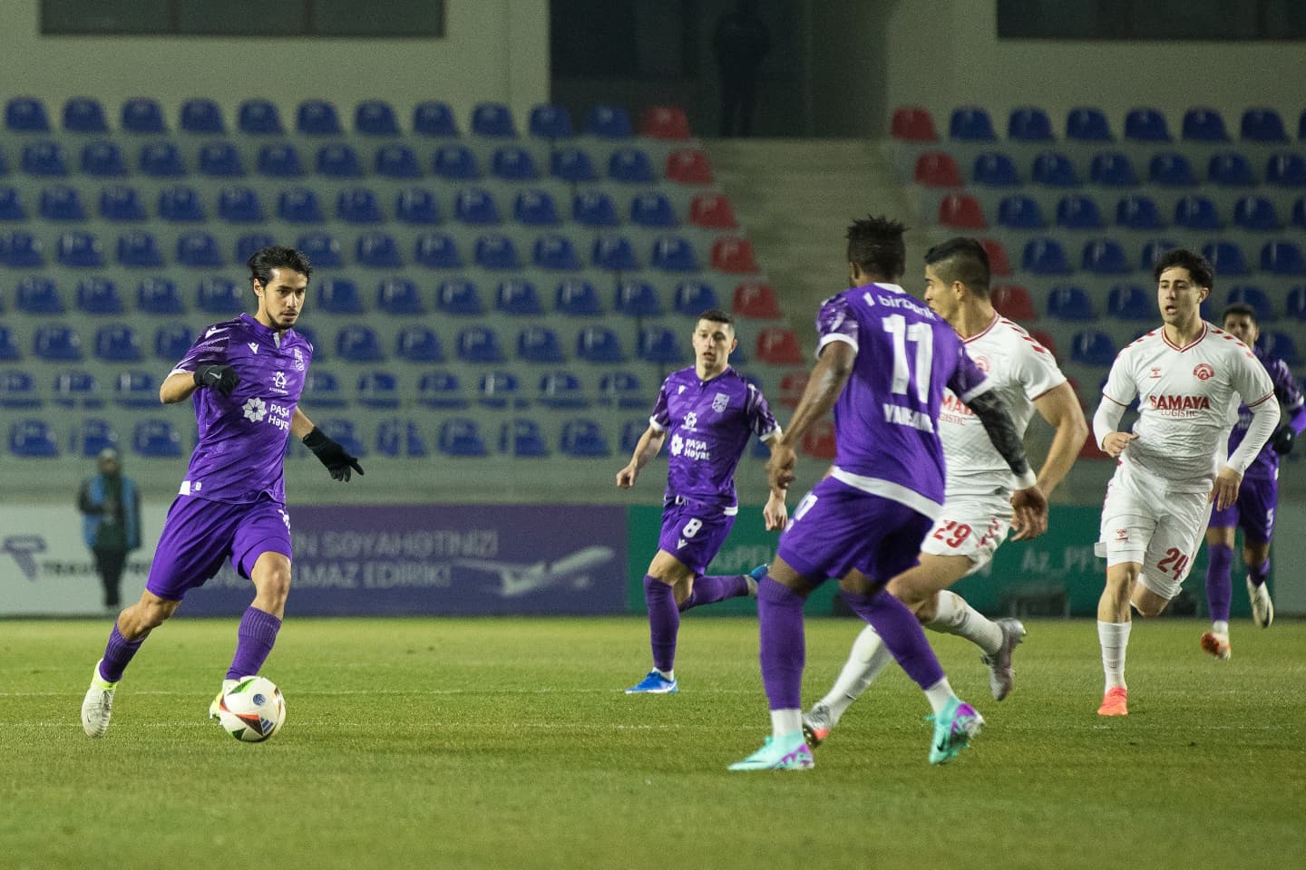 Vaqif Cavadov Samir Abasovun bəyəndiyi futbolçuları niyə bəyənmir?